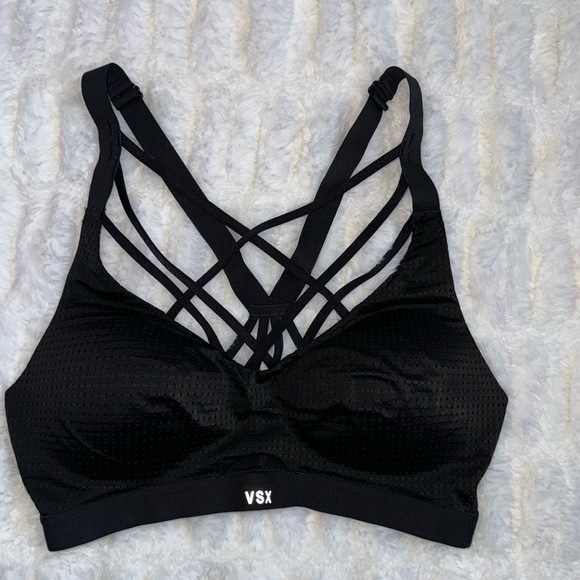 Victoria’s Secret Sport Bra - Picture 1 of 4
